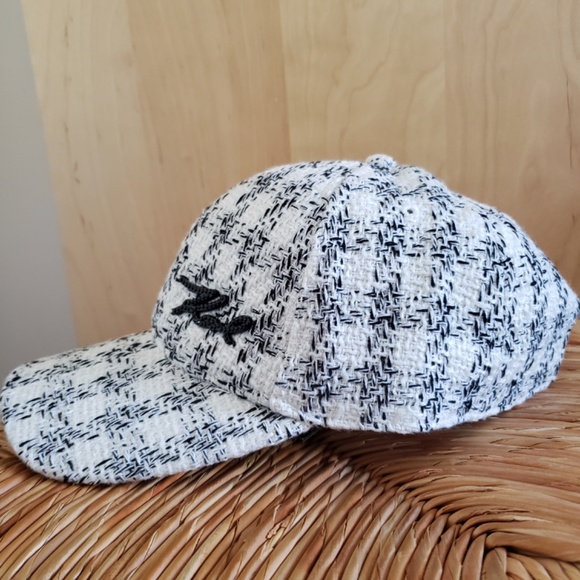 Karl Lagerfeld Signature Boucle Plaid Cap NEW! main image 8